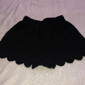Body Central Shorts Medium‎ Black